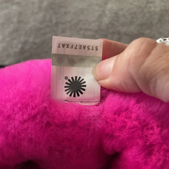 UGG Patricia Fields rare Black and hot pink chain 6 - Picture 10 of 13